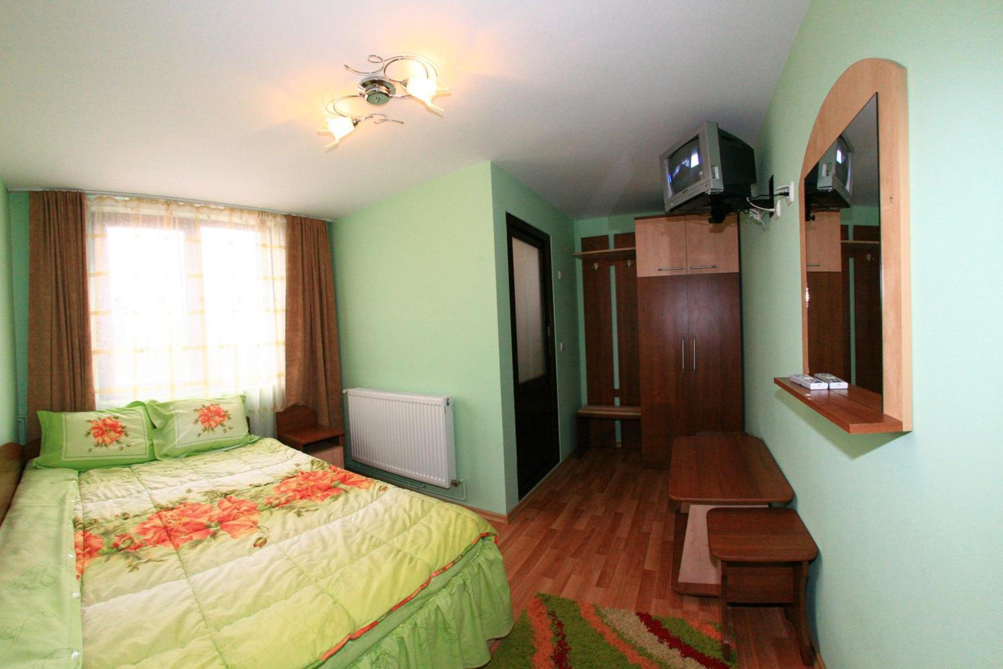 Pensiunea Valea Ursului Campulung Room photo