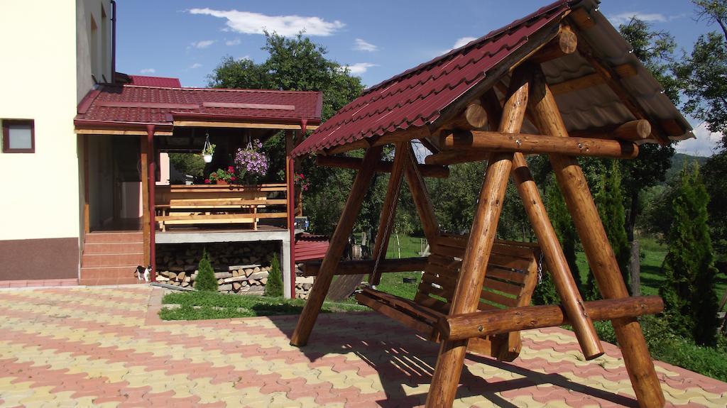 Pensiunea Valea Ursului Campulung Exterior photo
